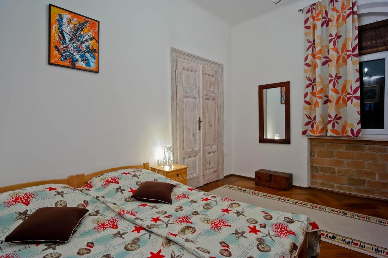 Appartamento Côté ensoleillé Pola Esterno foto